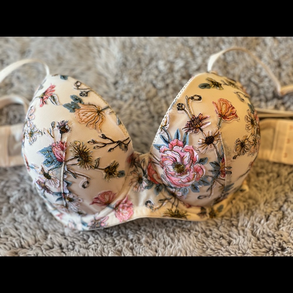 Victoria Secret floral print bra.  36 DD.